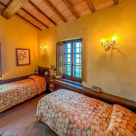 With Jacuzzi In The Hills Cetona