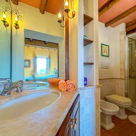 With Jacuzzi In The Hills Vakantiehuis