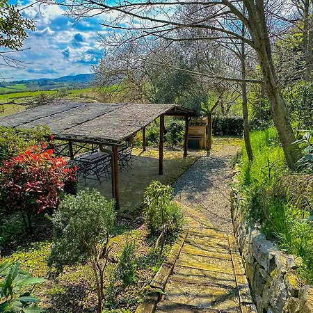Vakantiehuis With Jacuzzi In The Hills