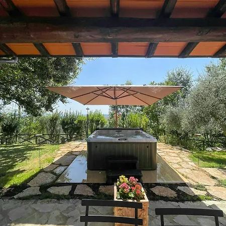 With Jacuzzi In The Hills * Cetona